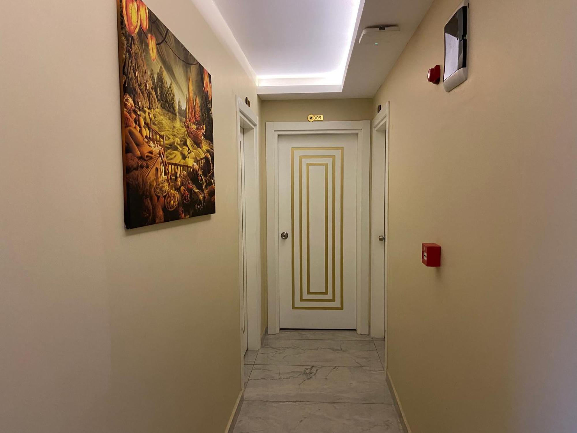 Castle Light Boutique Hotell 3*