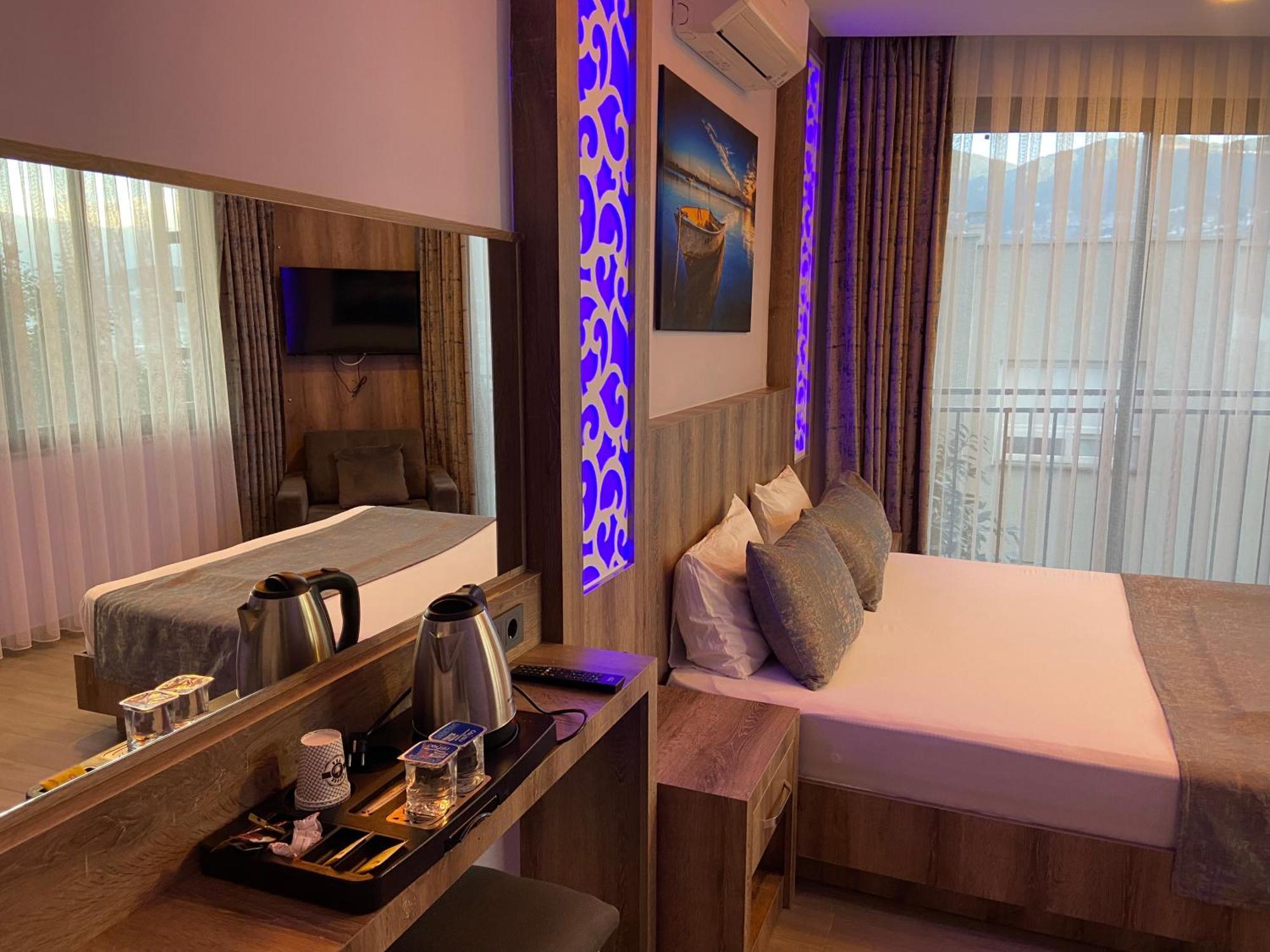 Castle Light Boutique Hotell 3*